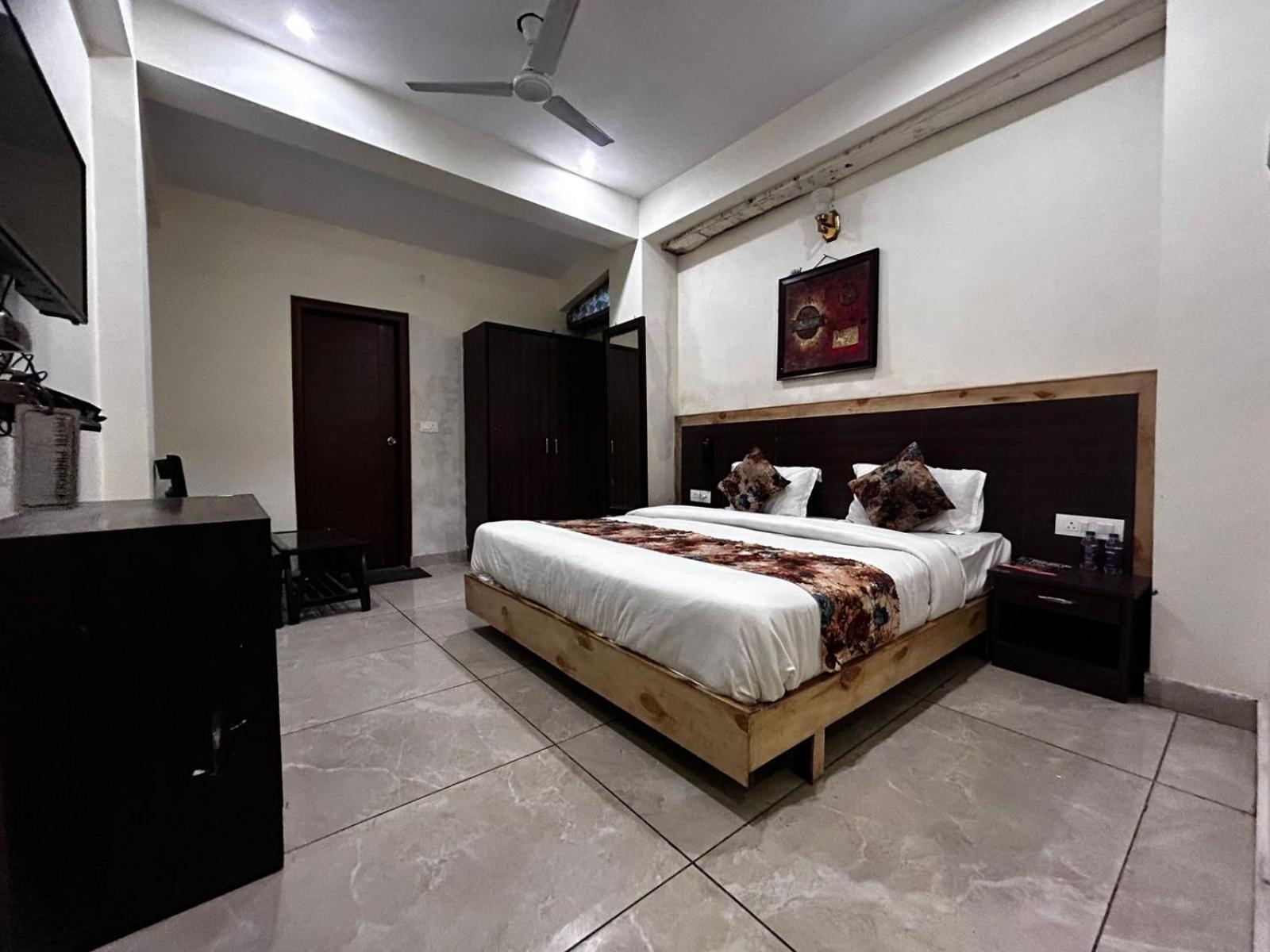Hangout Inn Bhagalpur Exterior photo